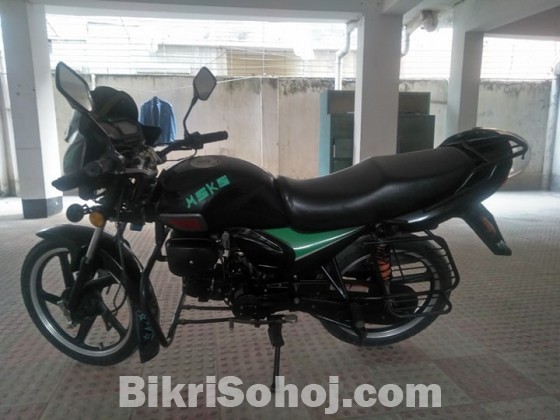 Runner Cheeta 100cc Bike, Black Color.